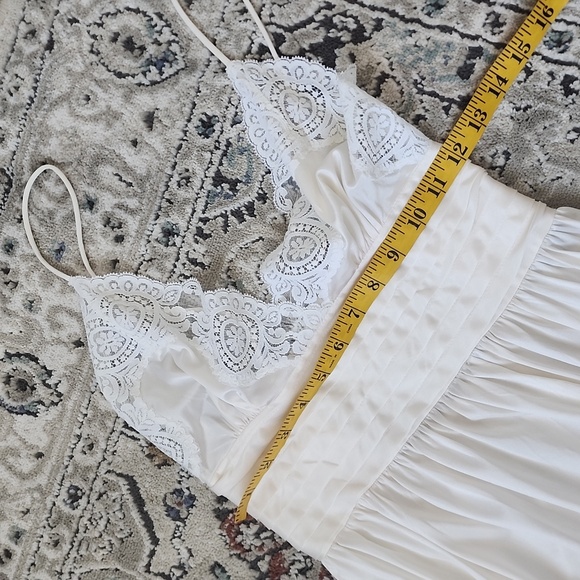 Vintage Lily Of France Night Gown - Picture 6 of 6